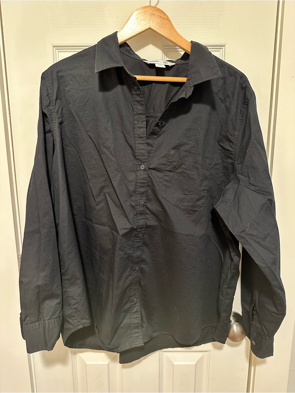 Old Navy Black Long-Sleeve Button-Down Shirt
